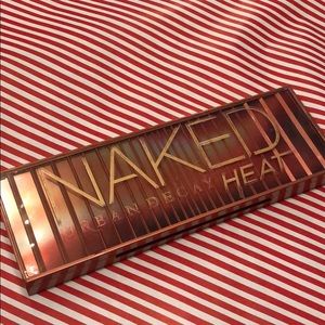 Naked heat eyeshadow palette